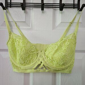 Adore me Diara Contour